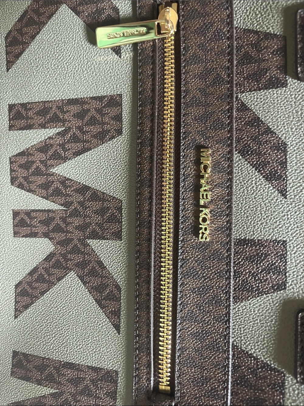 Michael Kors Olive & Brown MK Monogram Tote! Super adorable 🥰 used once! Clean! - Picture 2 of 7